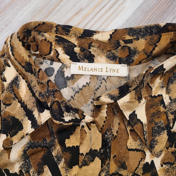 Melanie Lyne Size 12 Animal Print Stretch Button Up Collar Blouse - Picture 3 of 7